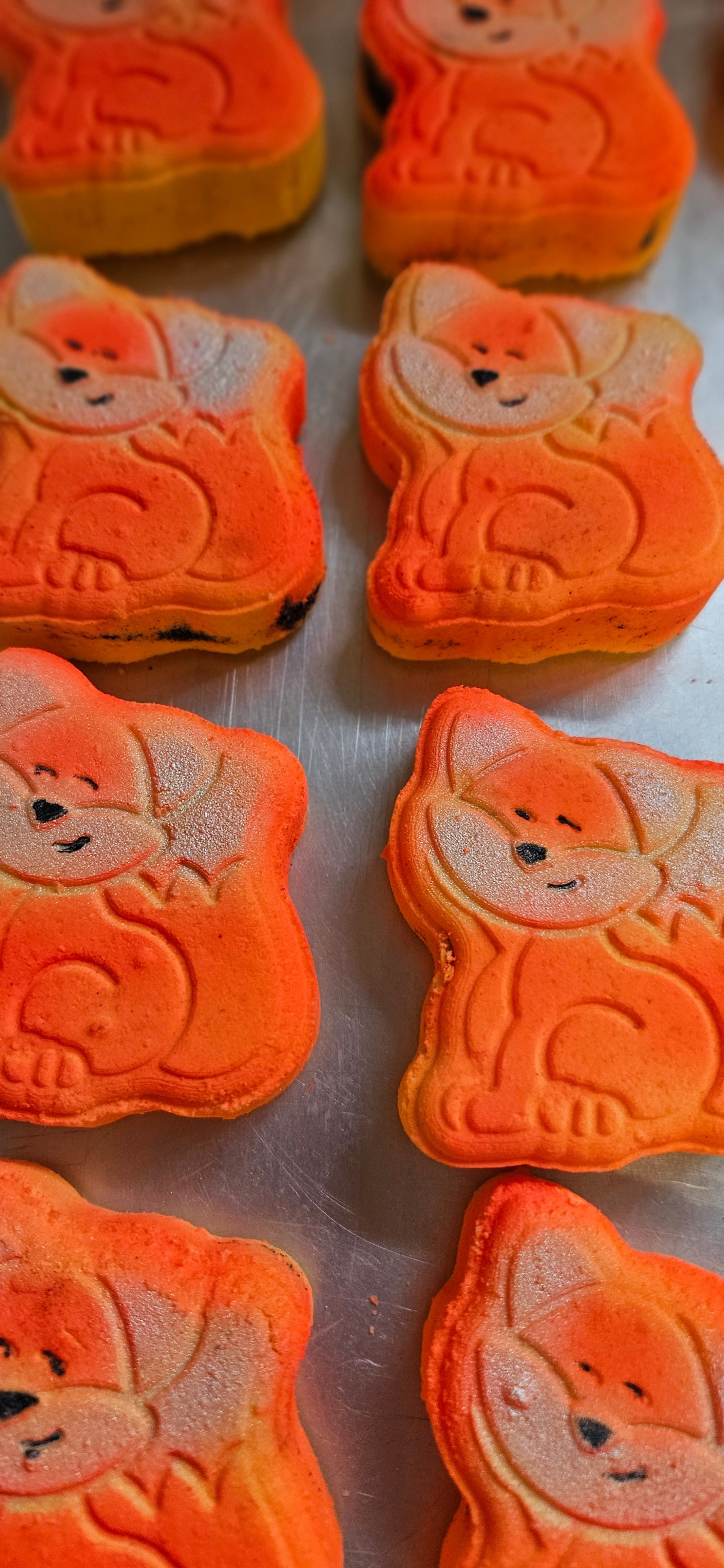 Bombe renard avec insertions de couleurs abricot printanier