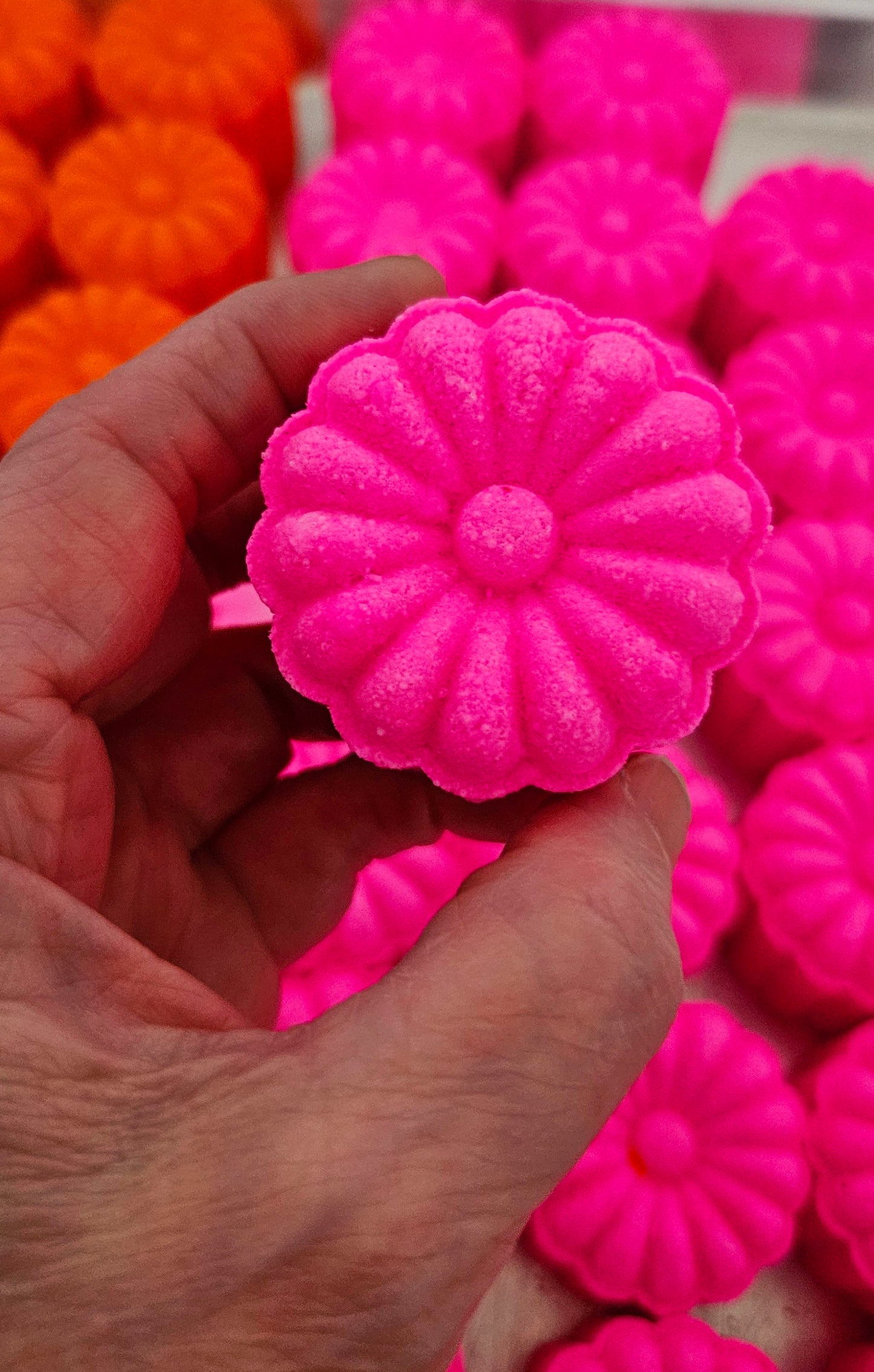 Bombe fleur aux huiles essentielles avec insertions de couleurs