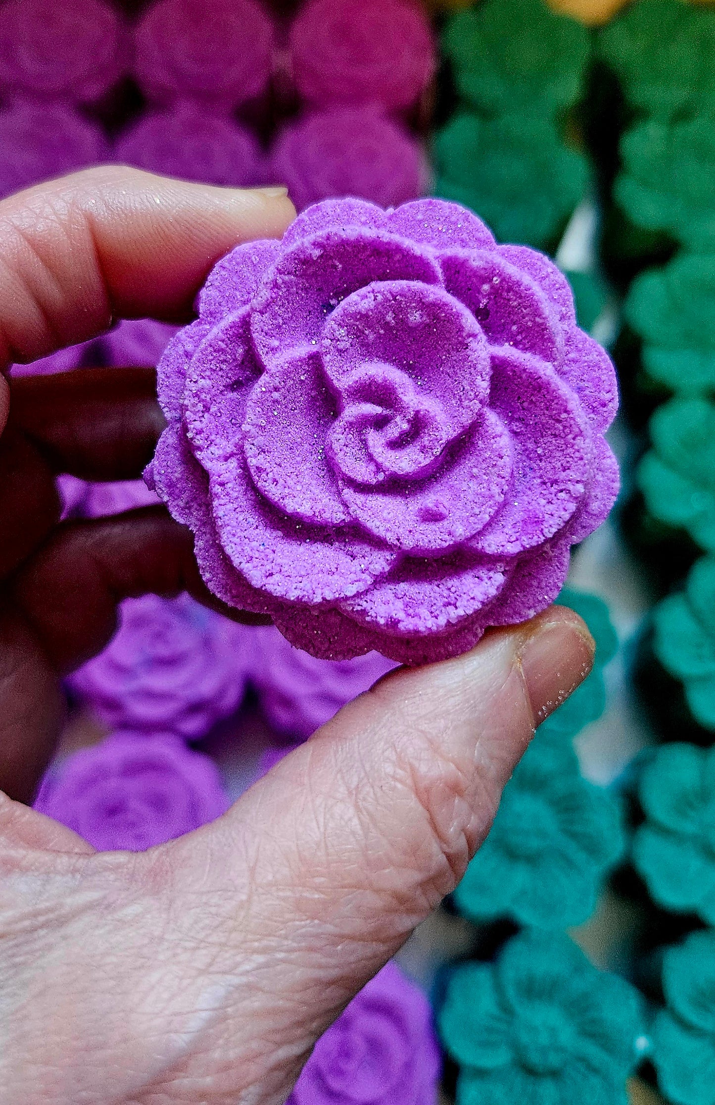 Bombe fleur aux huiles essentielles avec insertions de couleurs