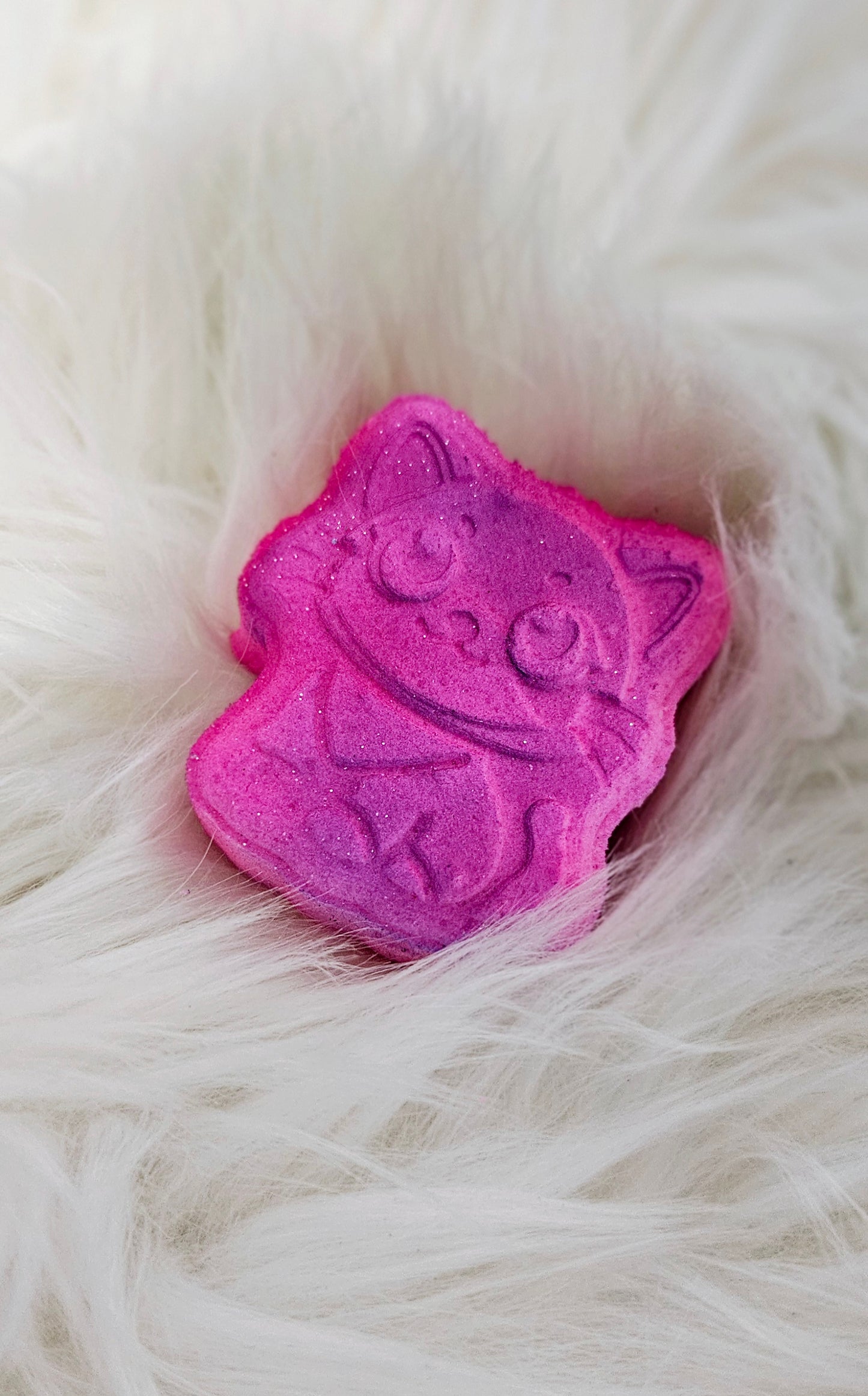Bombe chat avec insertions de couleurs framboise citron