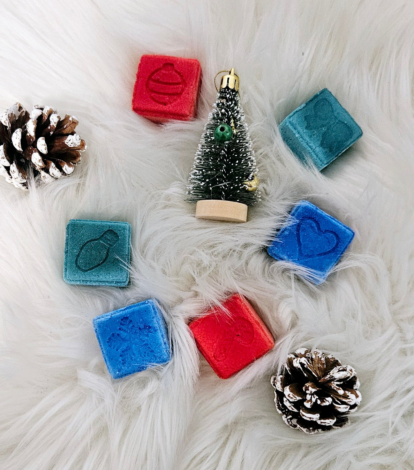 Bombe de Noël avec insertions de couleurs candy crush (paquet de 3)