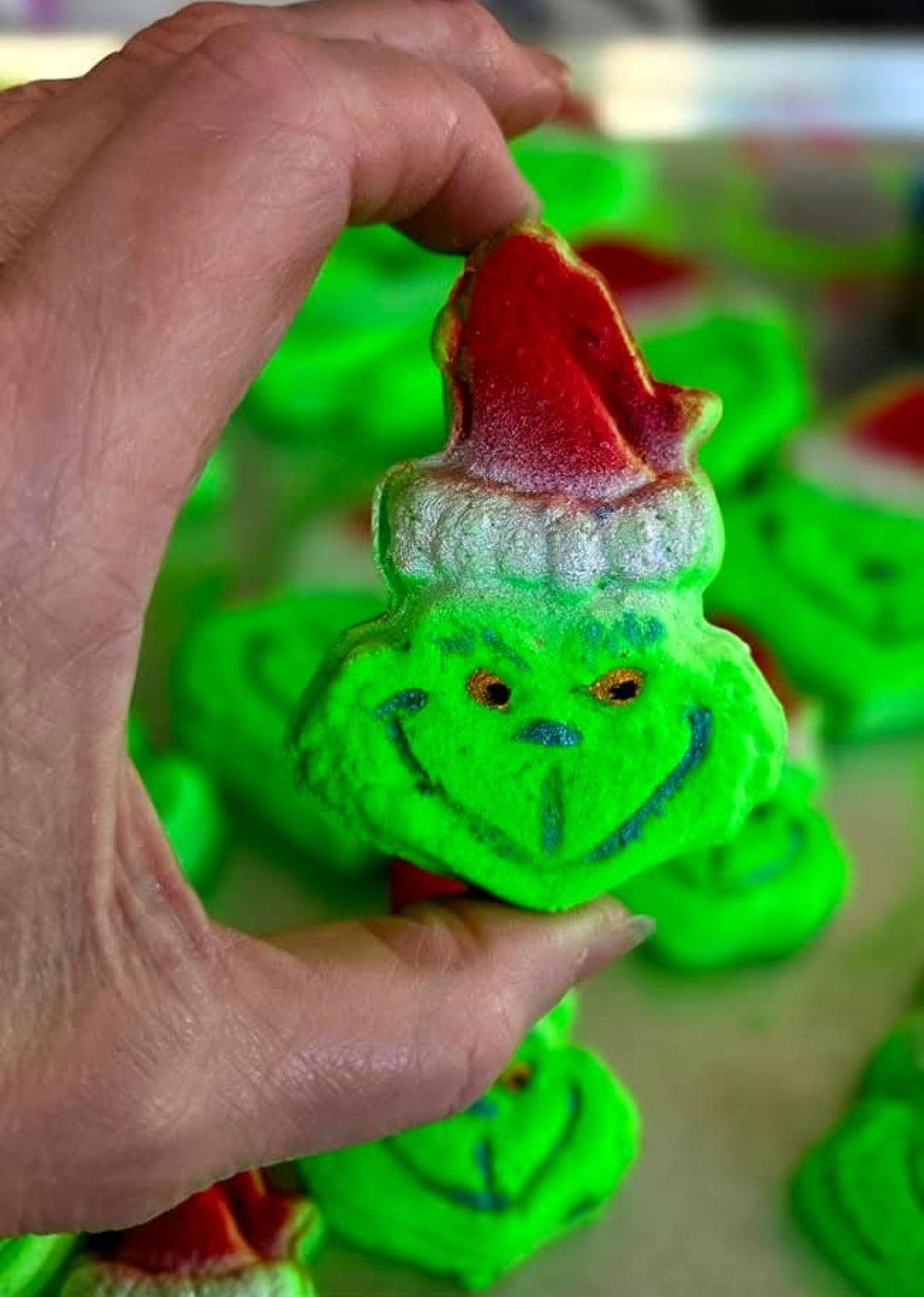 Bombe le grinch avec insertions de couleur Fraise kiwi