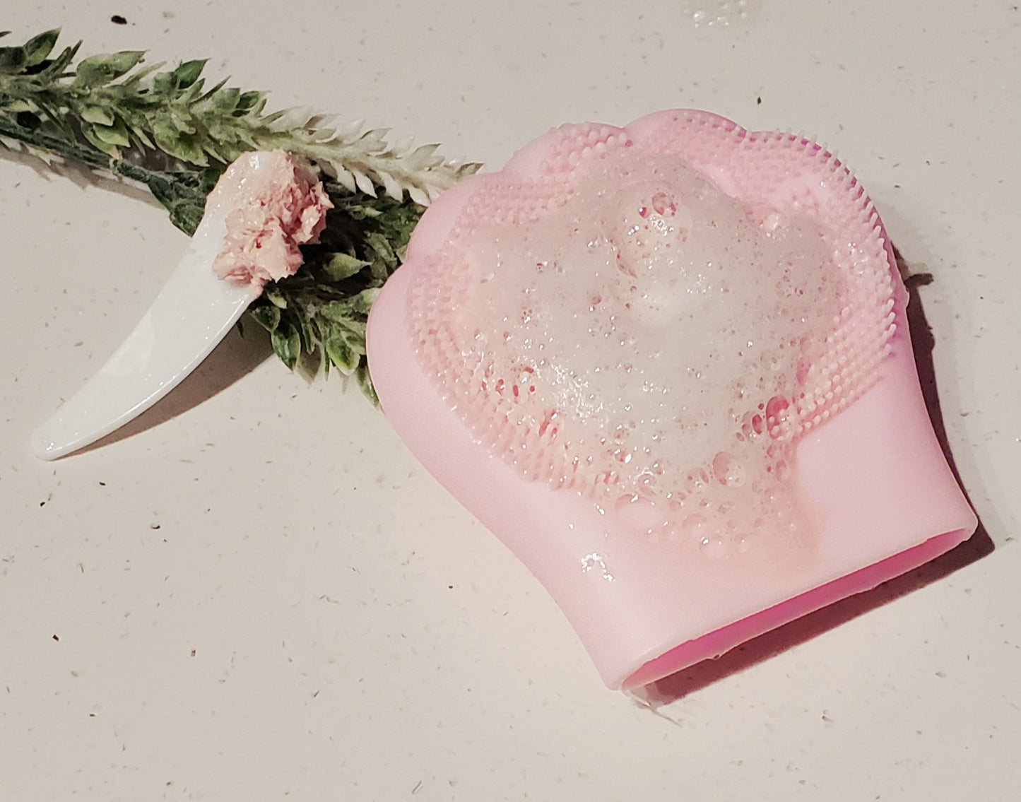Savon fouetté visage avec exfoliant à la pierre ponce Argile rose Palmarosa rose musquée