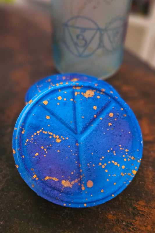 Bombe aux huiles essentielles PAIX (Camphre Lavandin Menthe poivrée ) avec insertions de couleurs à l'intérieur